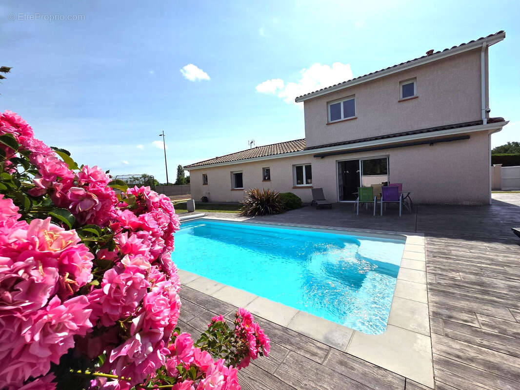 FONTENILLES : Maison T6  JULIA au calme avec piscine - photo 2