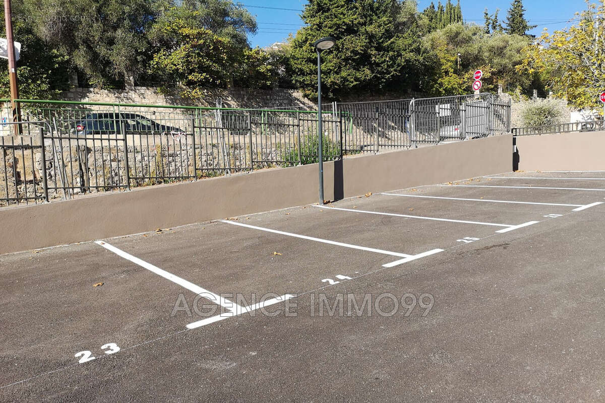 Parking à GRASSE