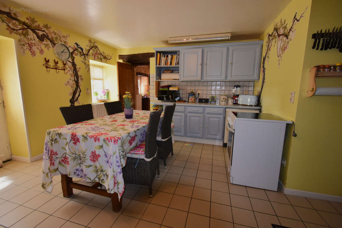 Maison à PUY-L&#039;EVEQUE