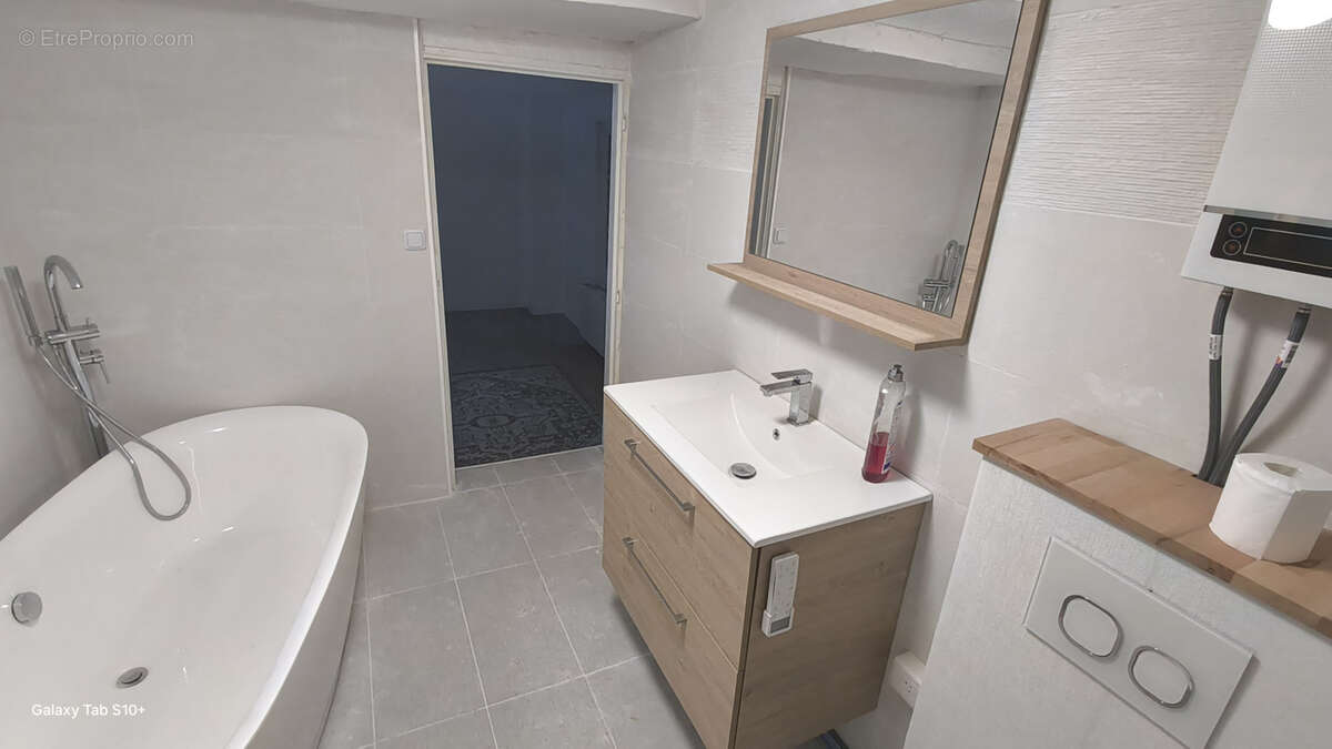 Maison à MAGNAC-BOURG