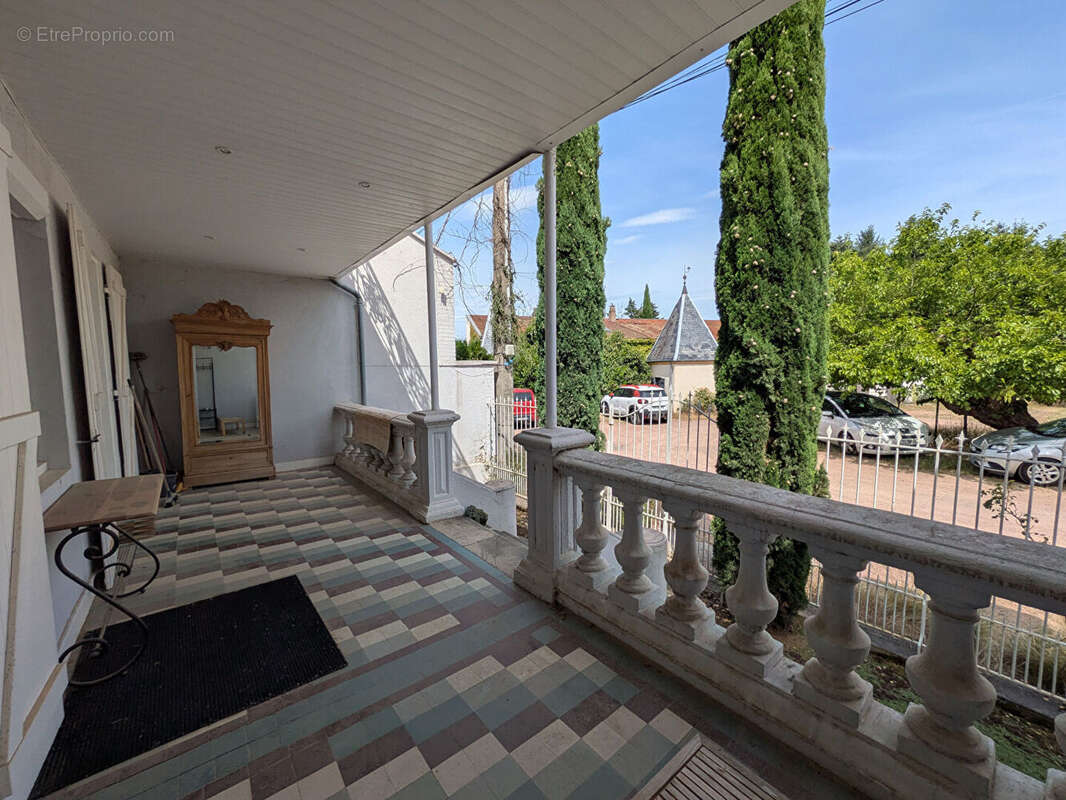 Maison à COMMELLE-VERNAY