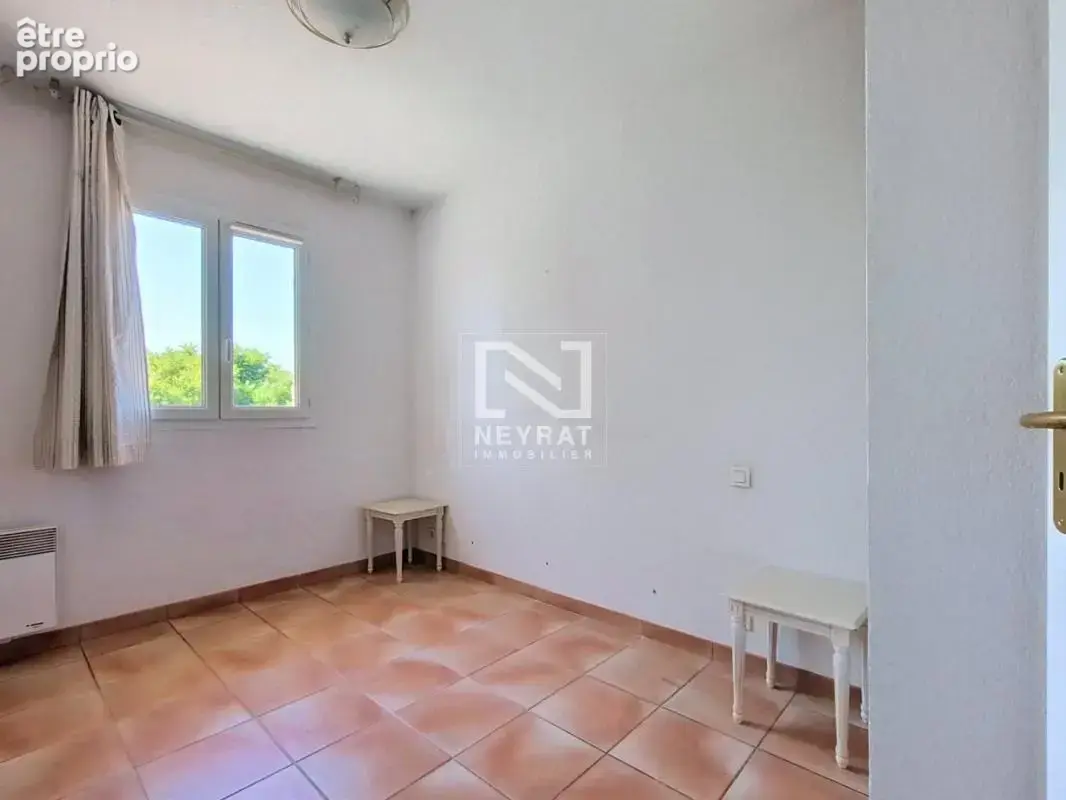 MONTAUROUX - Duplex avec jardin dans une résidence avec piscine - photo 8