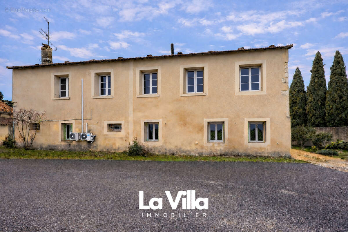 Maison à VERQUIERES