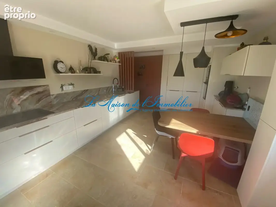 Sud d'Anduze, maison F7 avec double garage, piscine sur 2411 m2 de terrain clos et arboré - photo 5