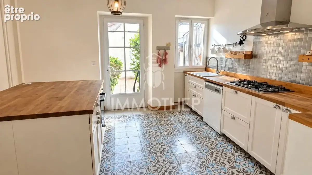 Maison 7 pièces 160 m² à vendre à Viriville (38980) - photo 4
