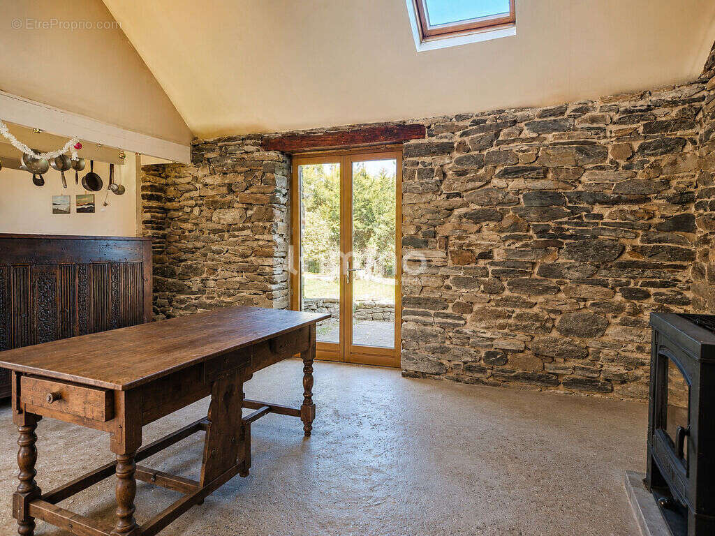 Maison à CAST