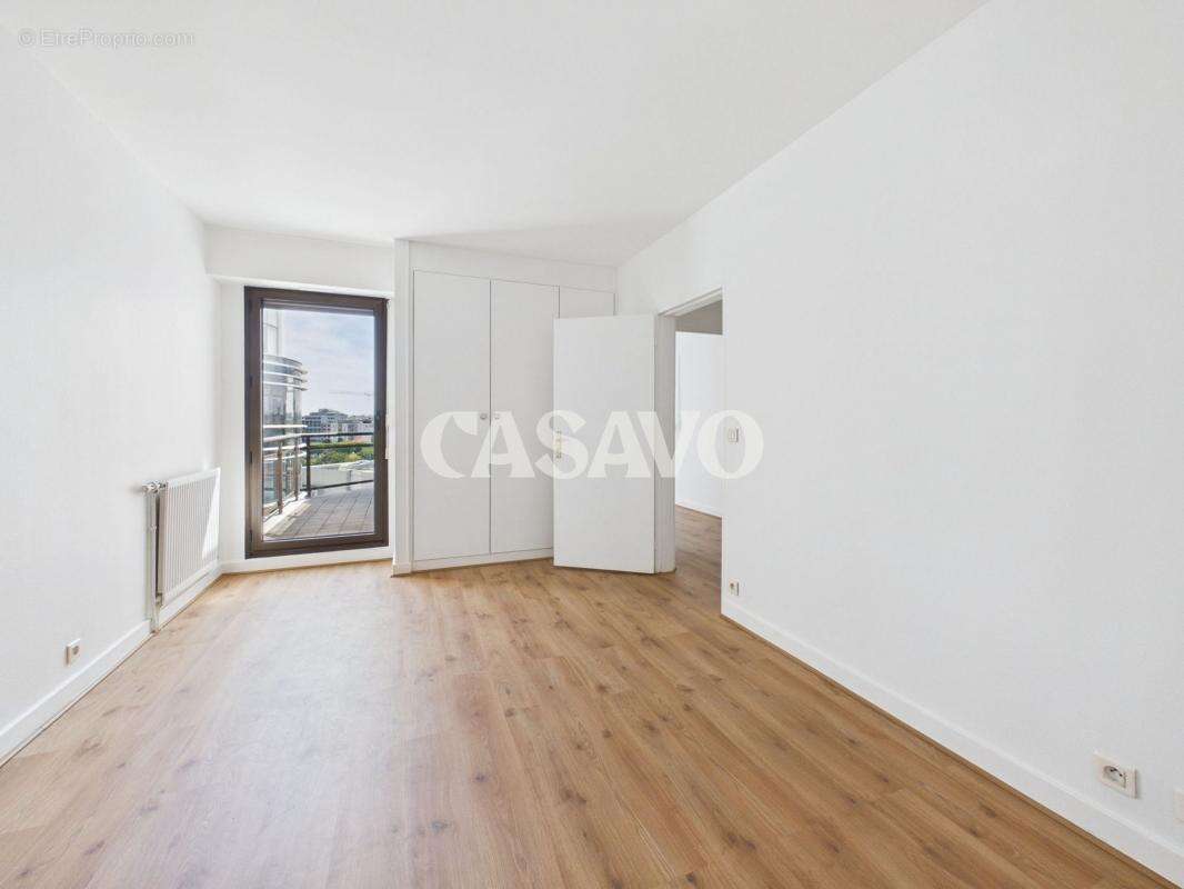Appartement à LEVALLOIS-PERRET