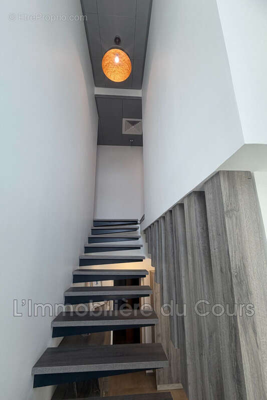 Appartement 700 m² à Chateauneuf-Les-Martigues  - photo 5