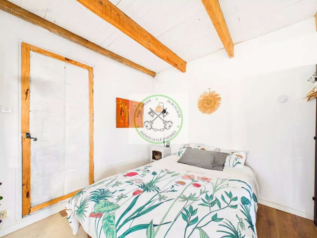 Maison à ROQUEBRUNE-SUR-ARGENS