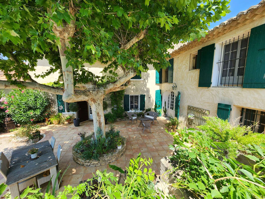 Maison à VACQUEYRAS