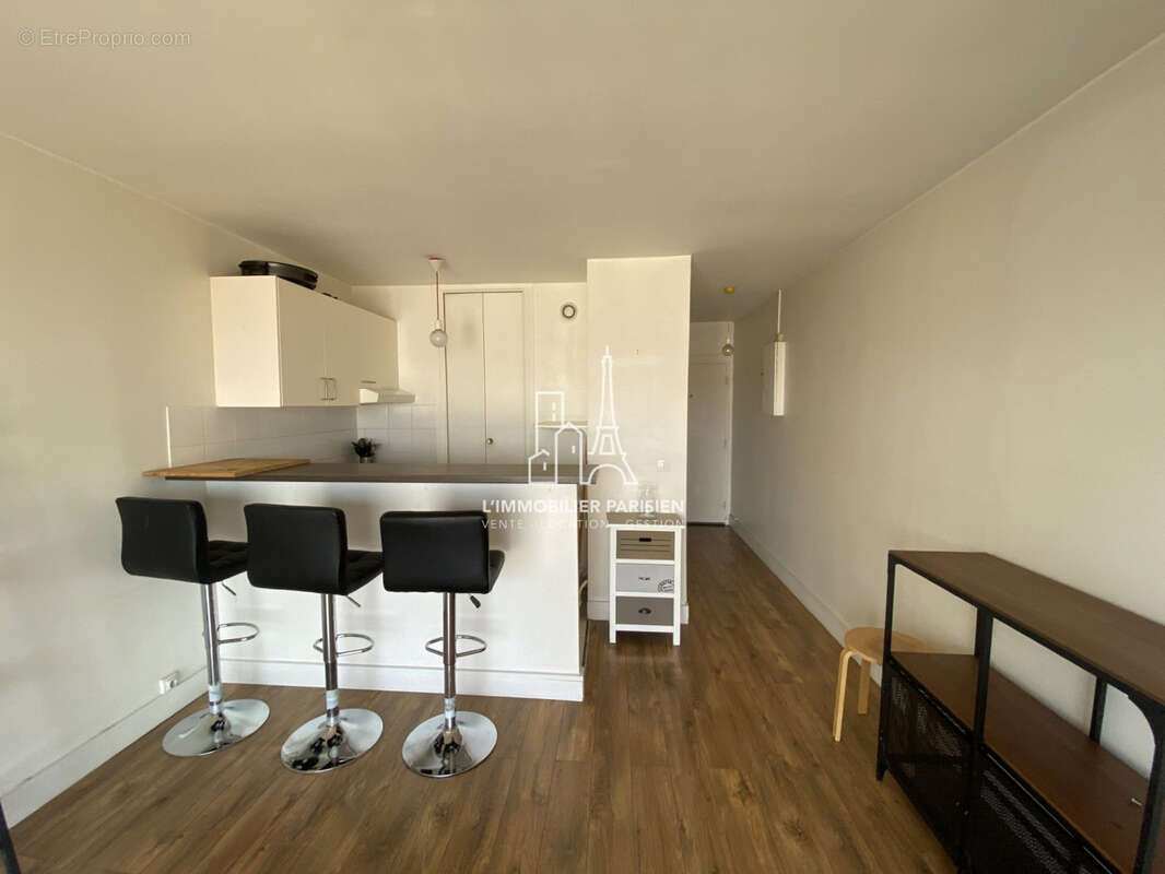 Appartement à PARIS-18E