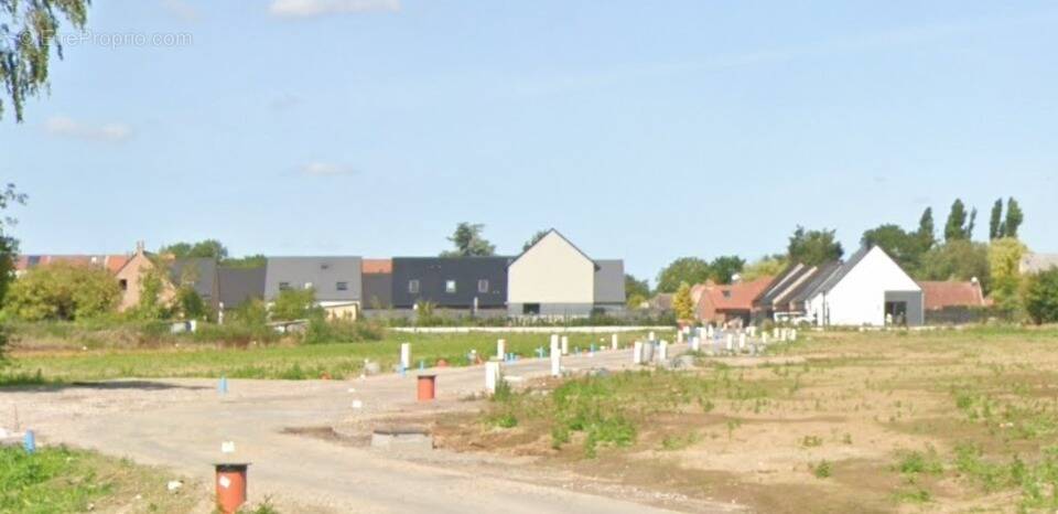 Terrain à CAMPHIN-EN-CAREMBAULT