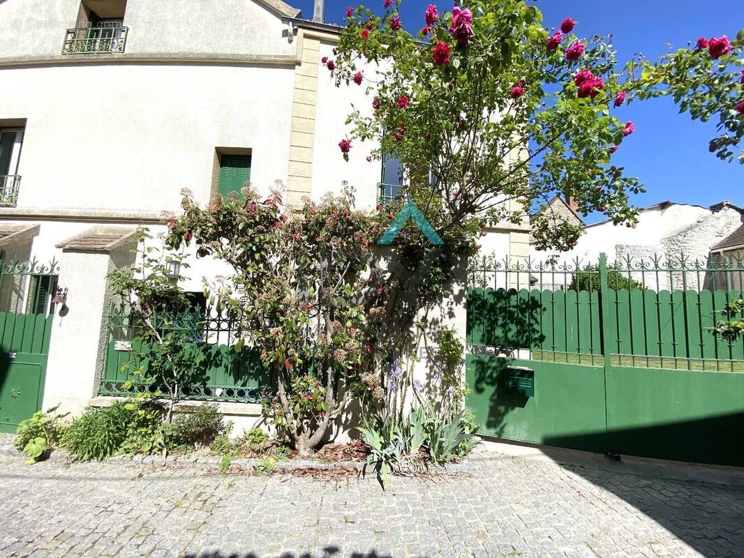 Maison à MAREIL-MARLY