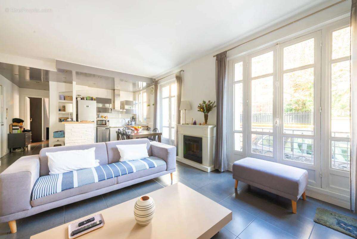 Appartement à COURBEVOIE