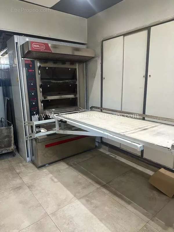 Commerce à MARSEILLE-12E