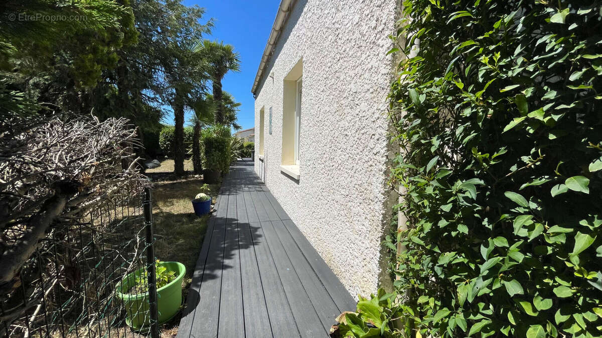 Maison à PONT-L&#039;ABBE-D&#039;ARNOULT