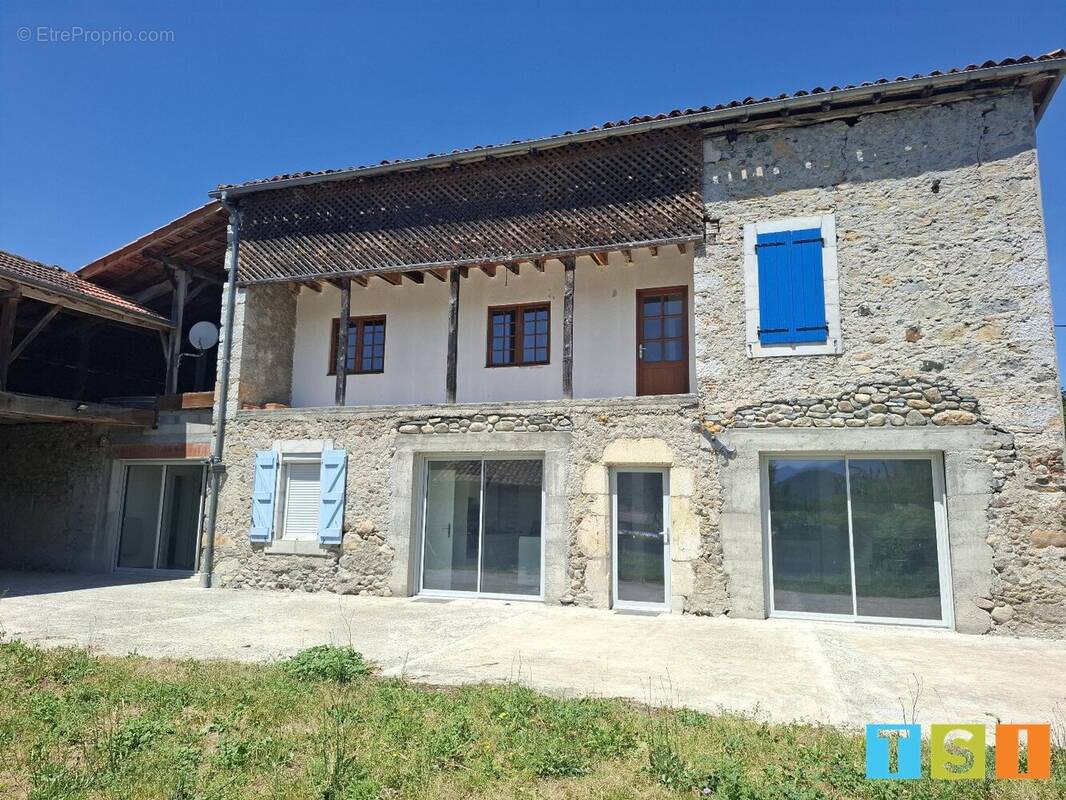 Maison à LABROQUERE