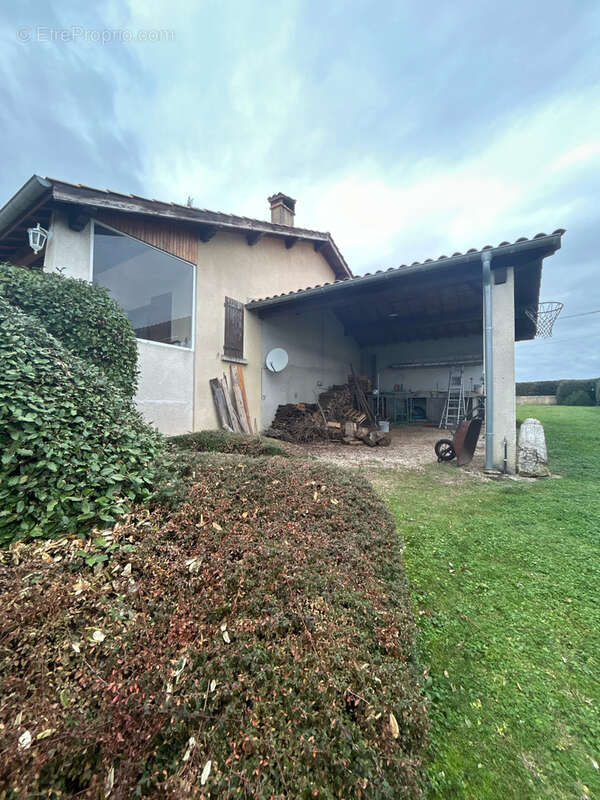 Maison à GRANGES-LES-BEAUMONT