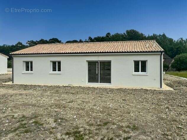 Maison à SAINT-ASTIER