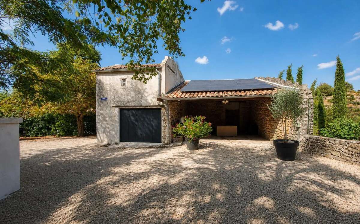 Maison de 10 pièces de 196 m² à Saint-Paul-le-Jeune - photo 6