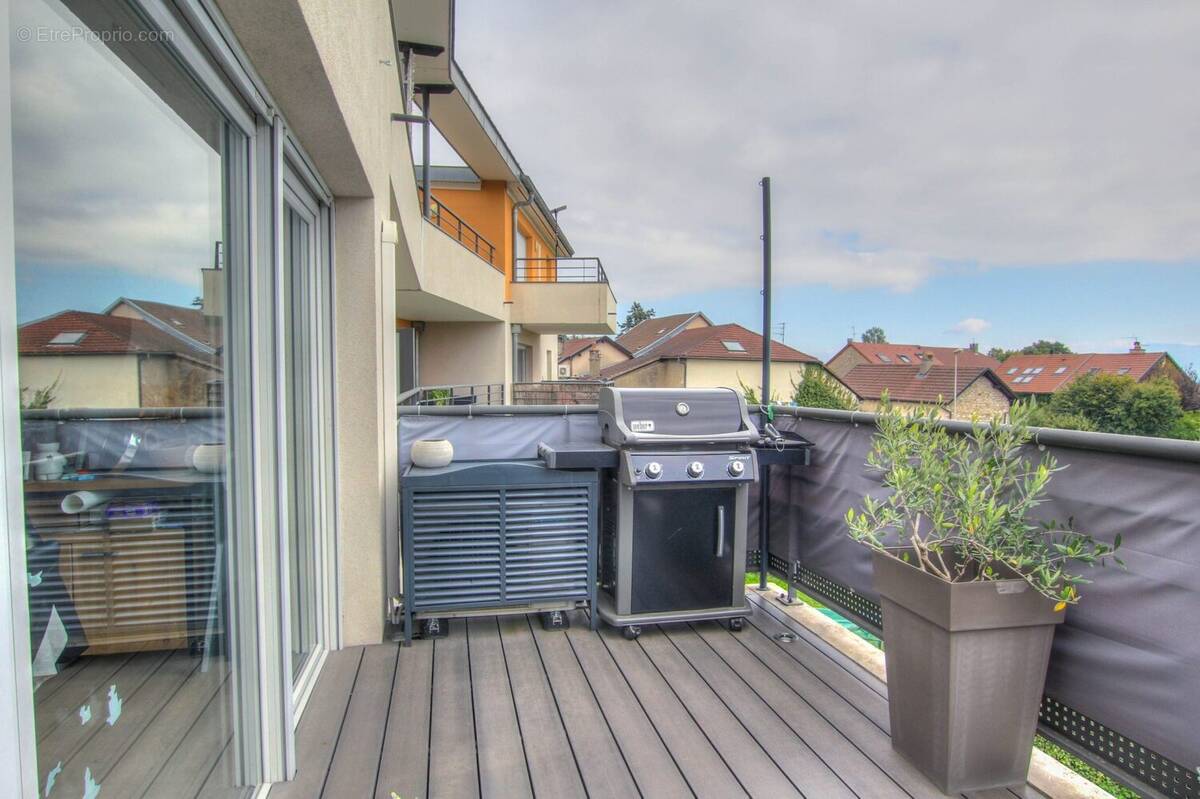 Appartement à CESSY