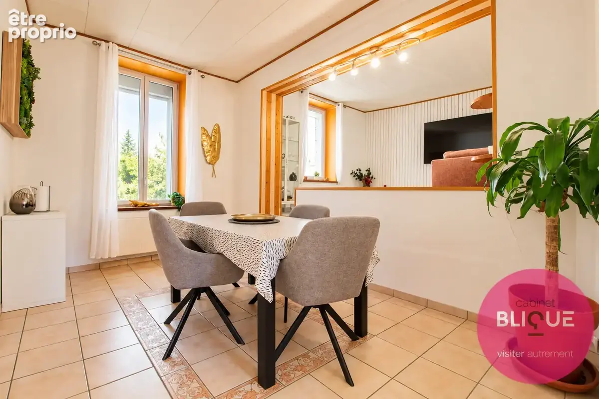 Une maison familiale avec cour au soleil et cave a vin : on signe ou ? - photo 4