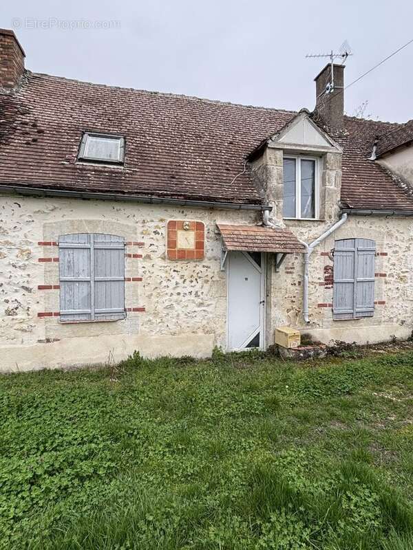 Maison à DAMMARIE-EN-PUISAYE