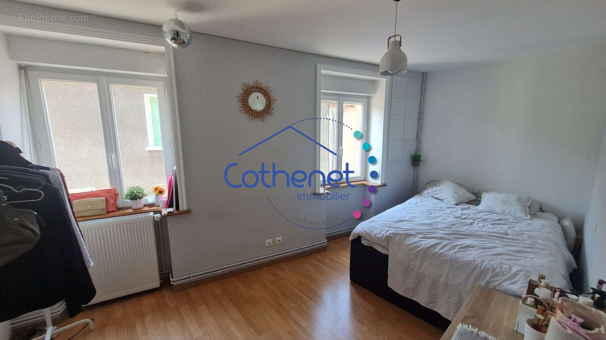 Maison 272 m² à Belmont-De-La-Loire  - photo 8