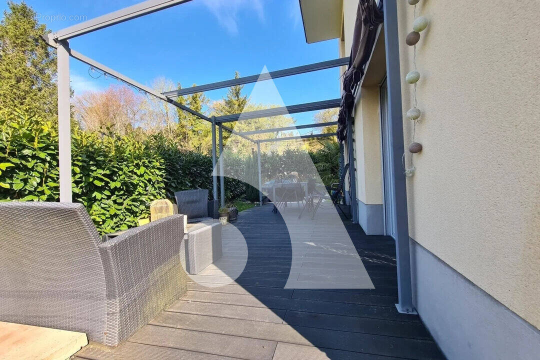 Maison à CRECY-LA-CHAPELLE