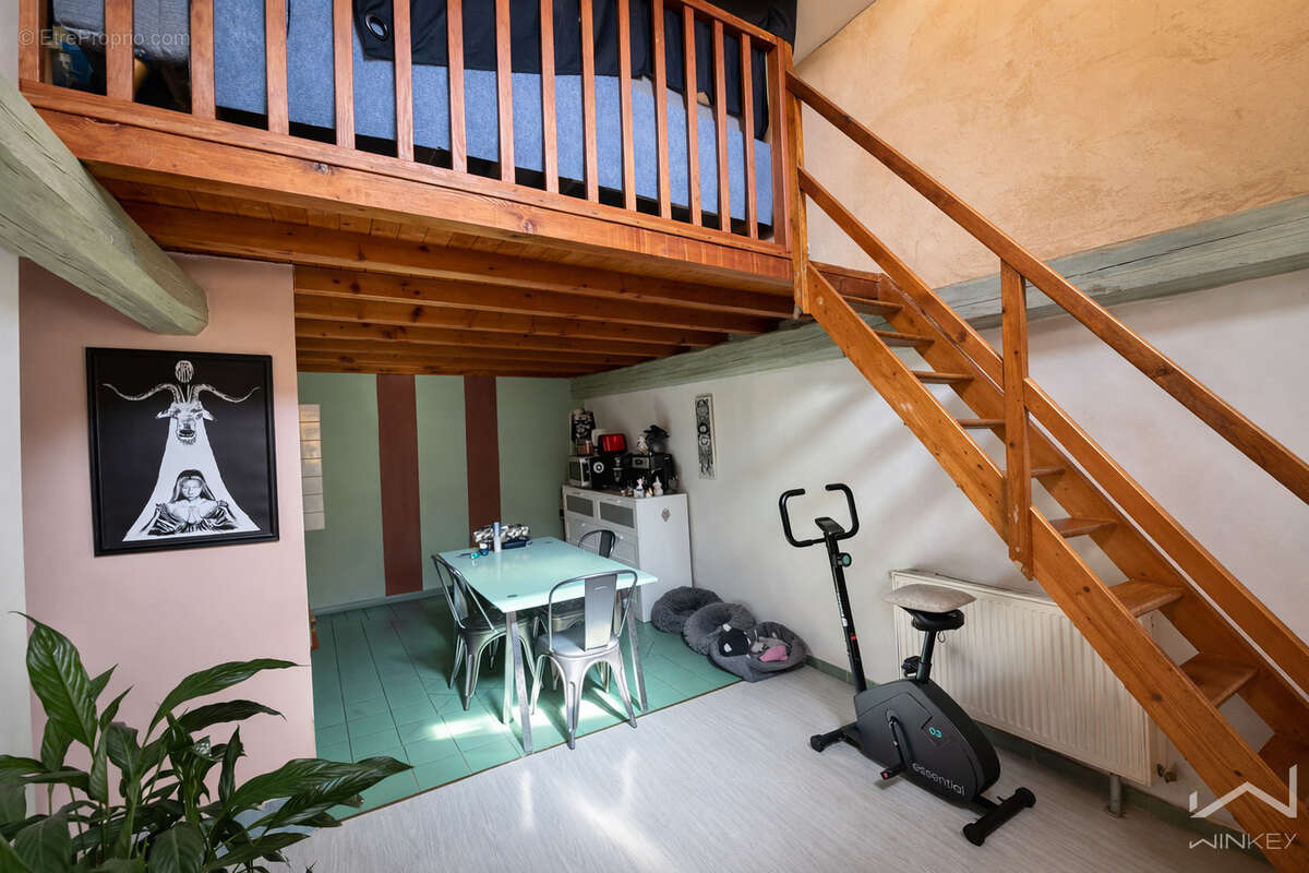 Appartement à PIERRELATTE