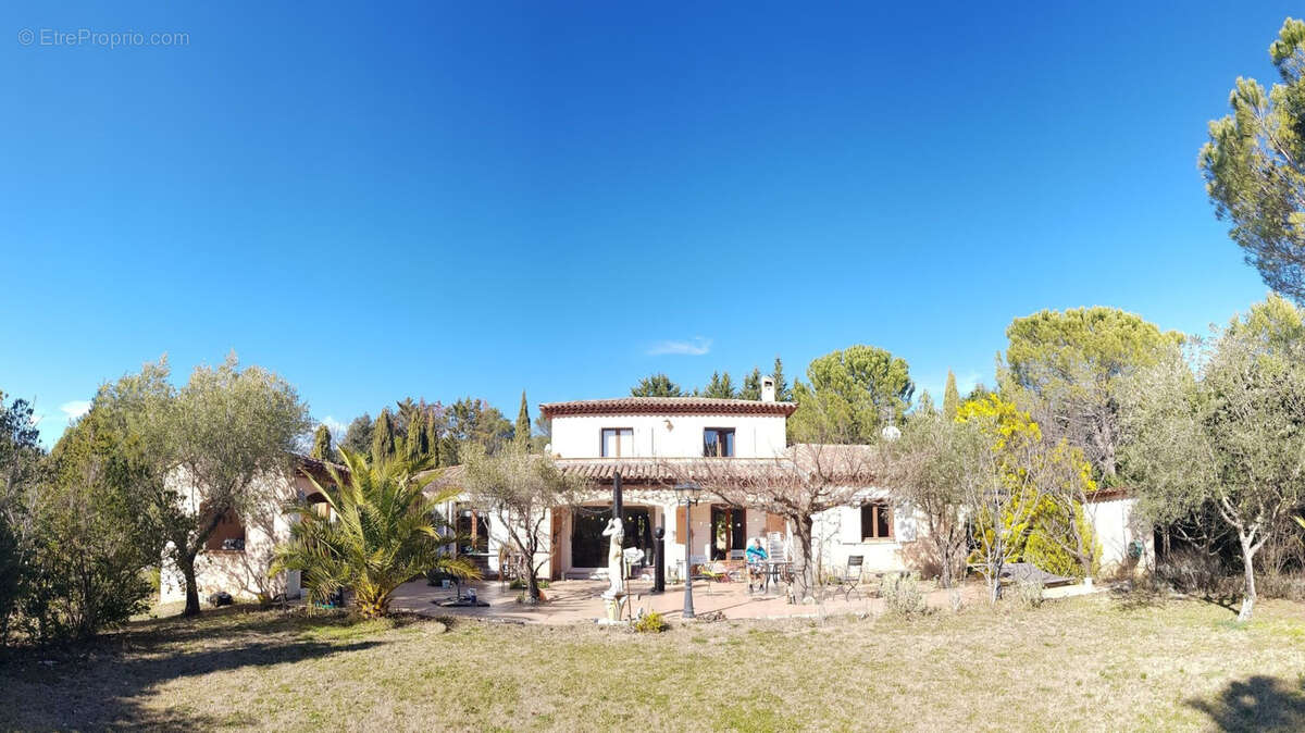 Maison 256 m2 - 5 chambres avec Piscine/ Pool house - BRIGNOLES - photo 4