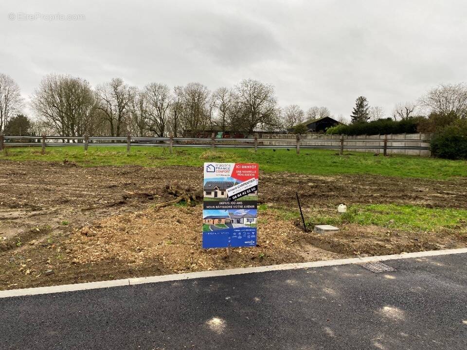 Terrain à ECURIE