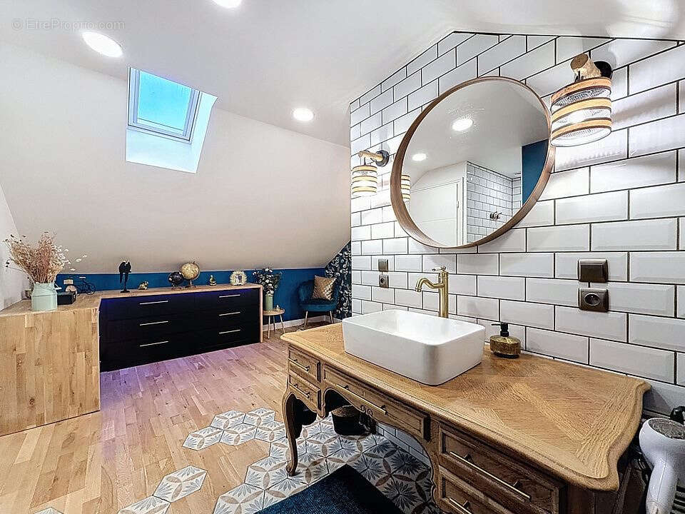 Maison familiale d’exception avec piscine intérieure   315 m2   nvironnement calme à 10 km de Troyes - photo 8