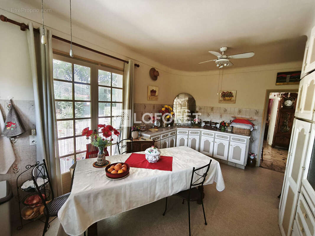 Céret, maison d'architecte 10 pièces 285.4 m² avec piscine, garage, jardin - photo 5