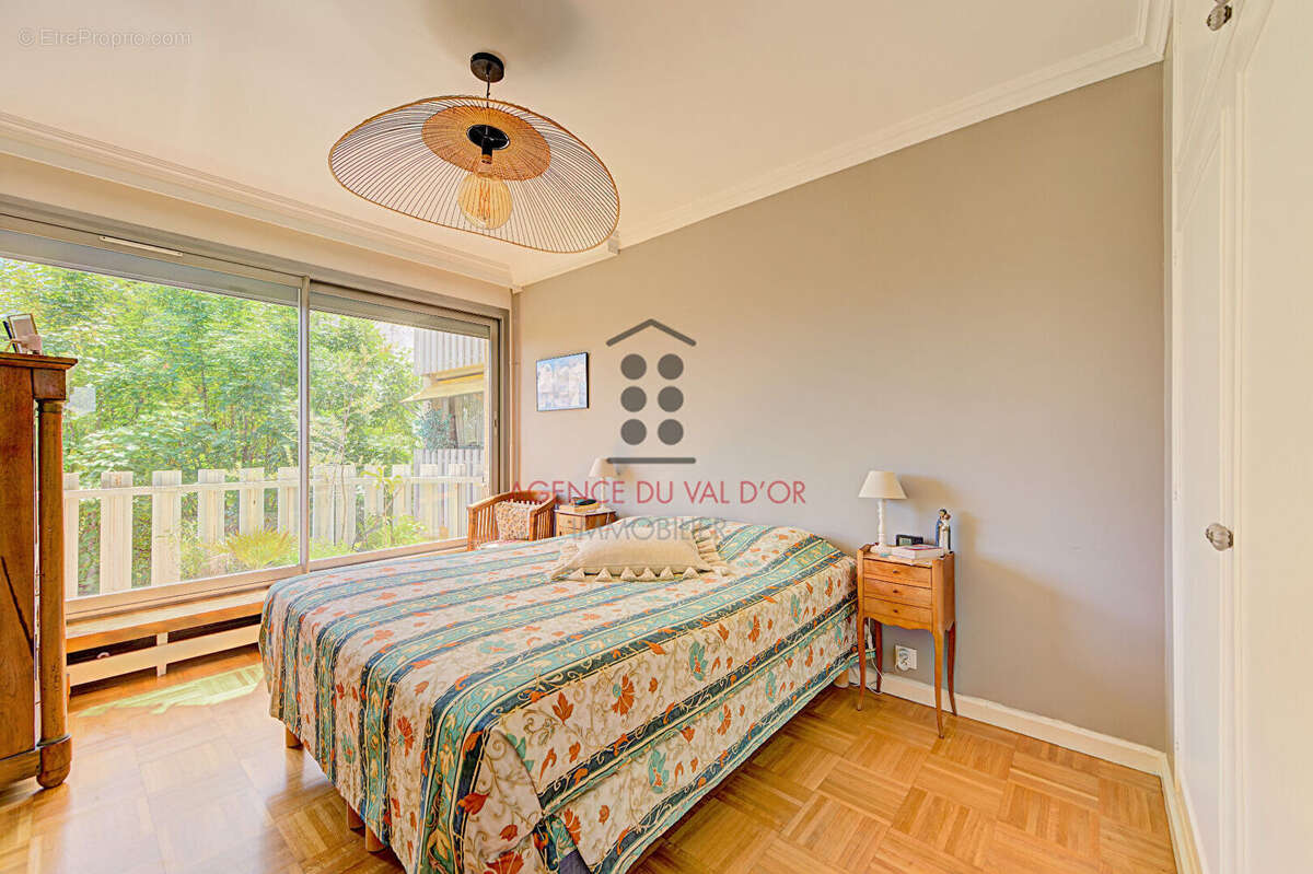 Appartement Saint-Cloud / 5 pièces 112,17 m2 / En parfait état avec une belle vue dégagée - photo 12