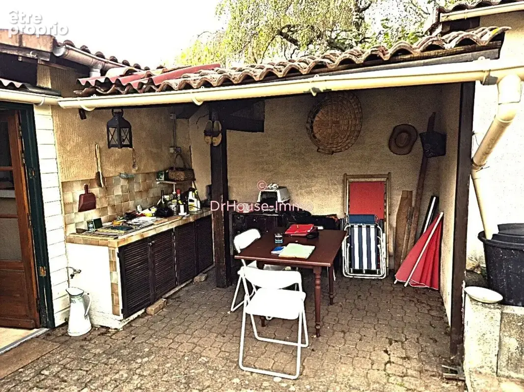 Maison 3 pièces 23 m² à vendre à Cunlhat (63590) - photo 2