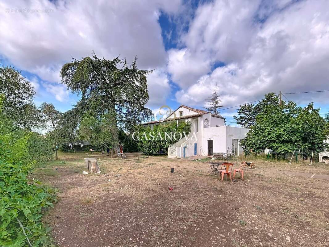 Campagne de BEZIERS, maison sur 1500 m² de terrain, 260 m² de surface utiles et 130m² habitables - photo 5