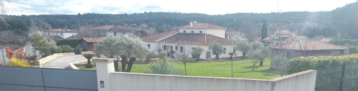 Maison à MEYREUIL