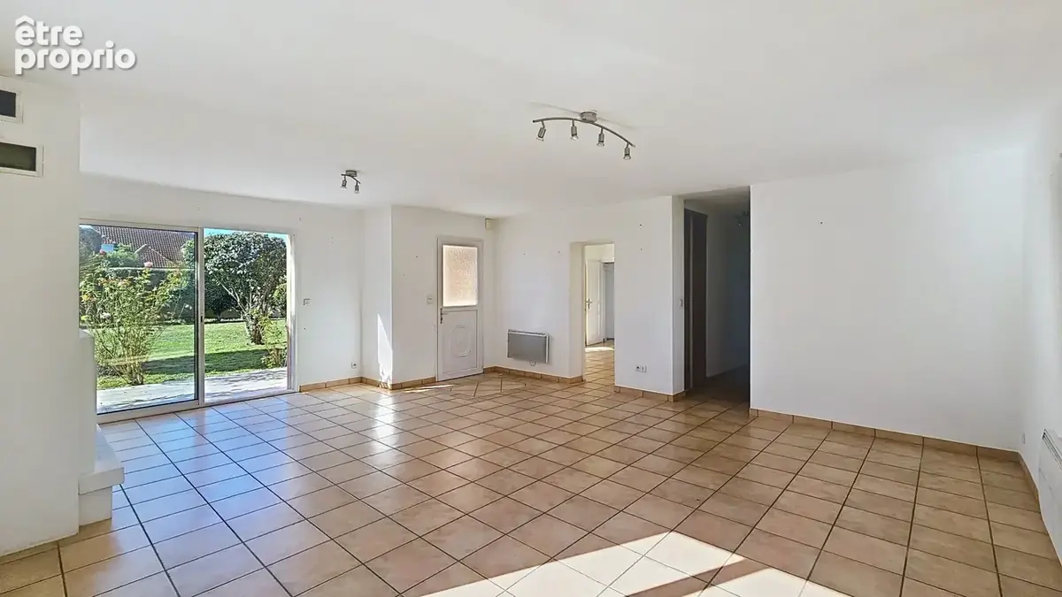 Maison à vendre 5 pièces, 4 chambres avec jardin et garage à LALOUBERE (65) - photo 6