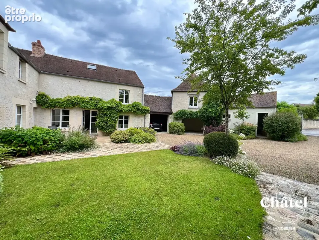 Maison de charme du XVIe - 5 ch - Dépendances - Garages - photo 1