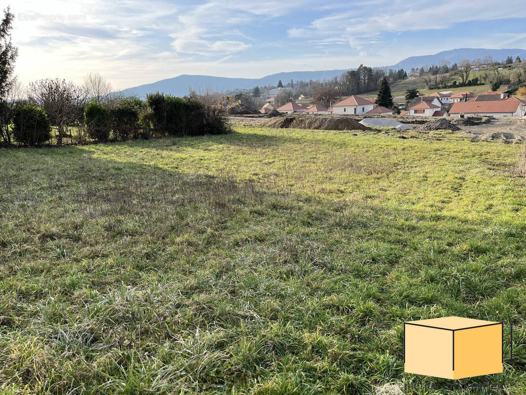 Terrain à BELLEY