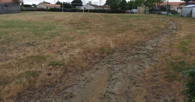 Terrain à ARTHON-EN-RETZ