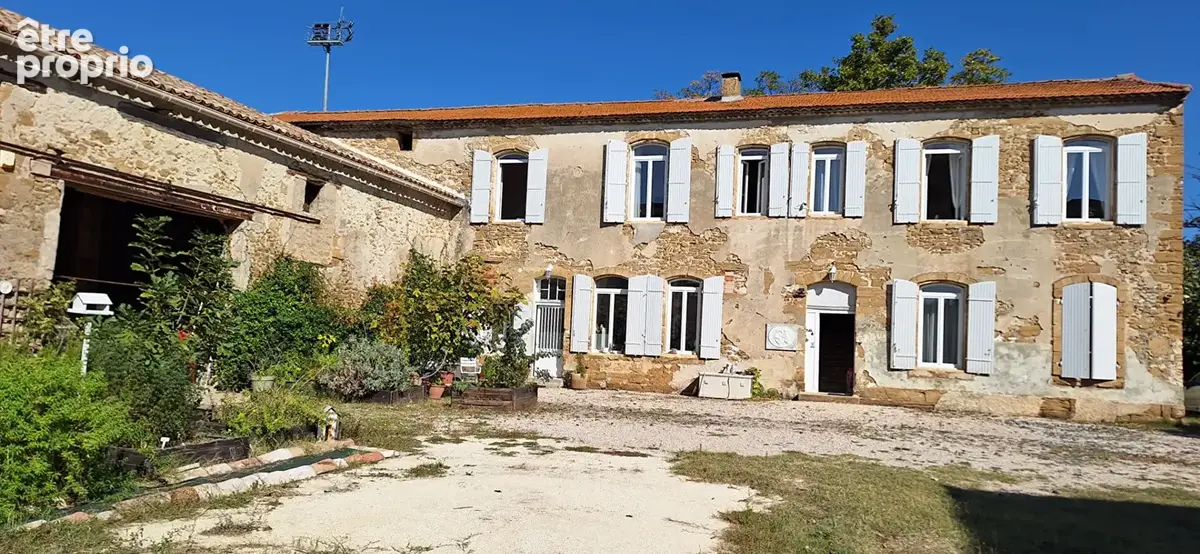 Sorgues - MAS 7 pièces 274 m² + ANNEXES 500 m²  sur 4082 m² de terrain - photo 3