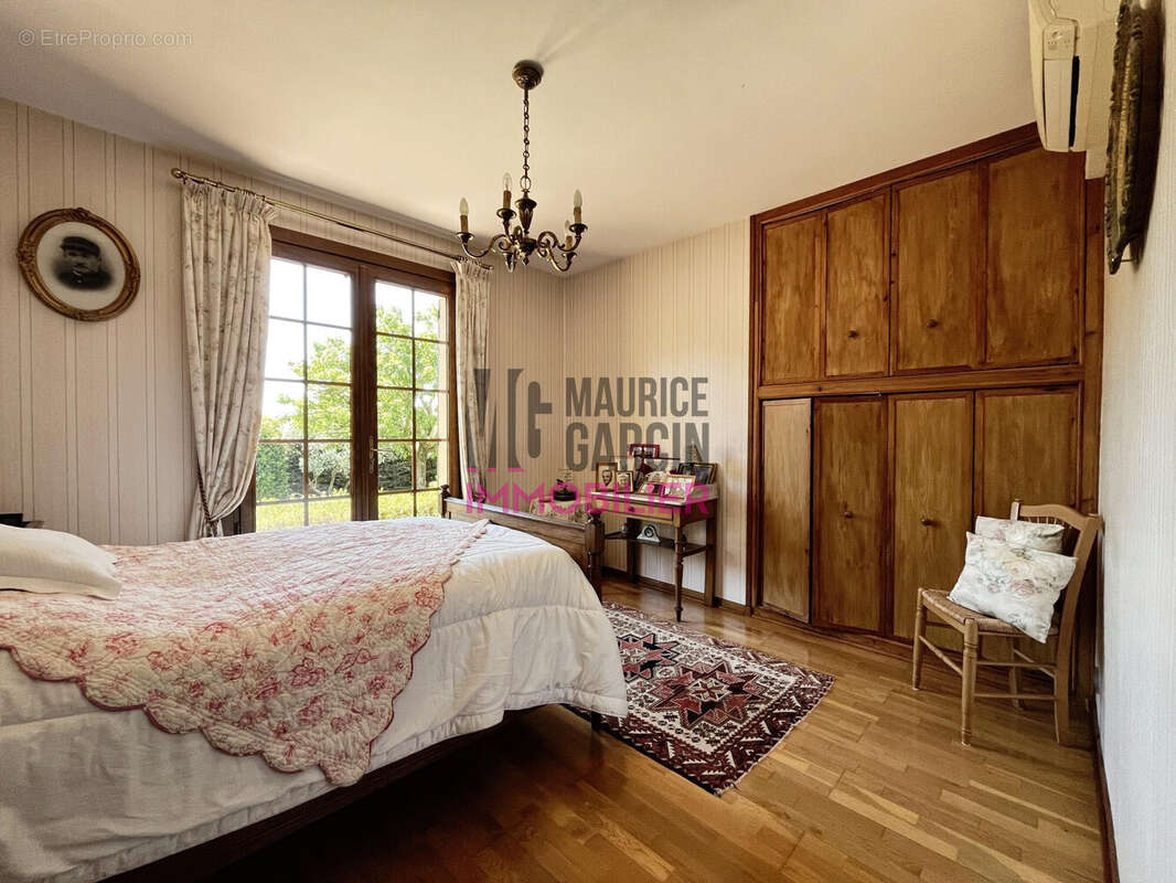 Maison à CHATEAUNEUF-DE-GADAGNE
