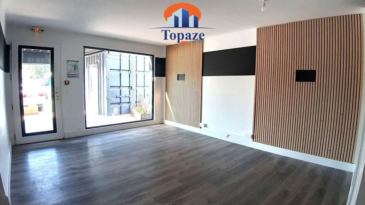 Commerce à ROQUEBRUNE-SUR-ARGENS