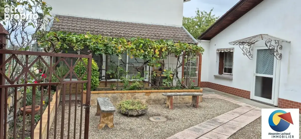 Maison 3 pièces 70 m² à vendre à Bourgoin-Jallieu (38300) - photo 1