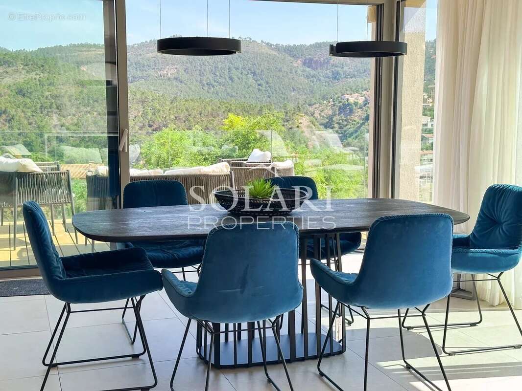 Maison à THEOULE-SUR-MER