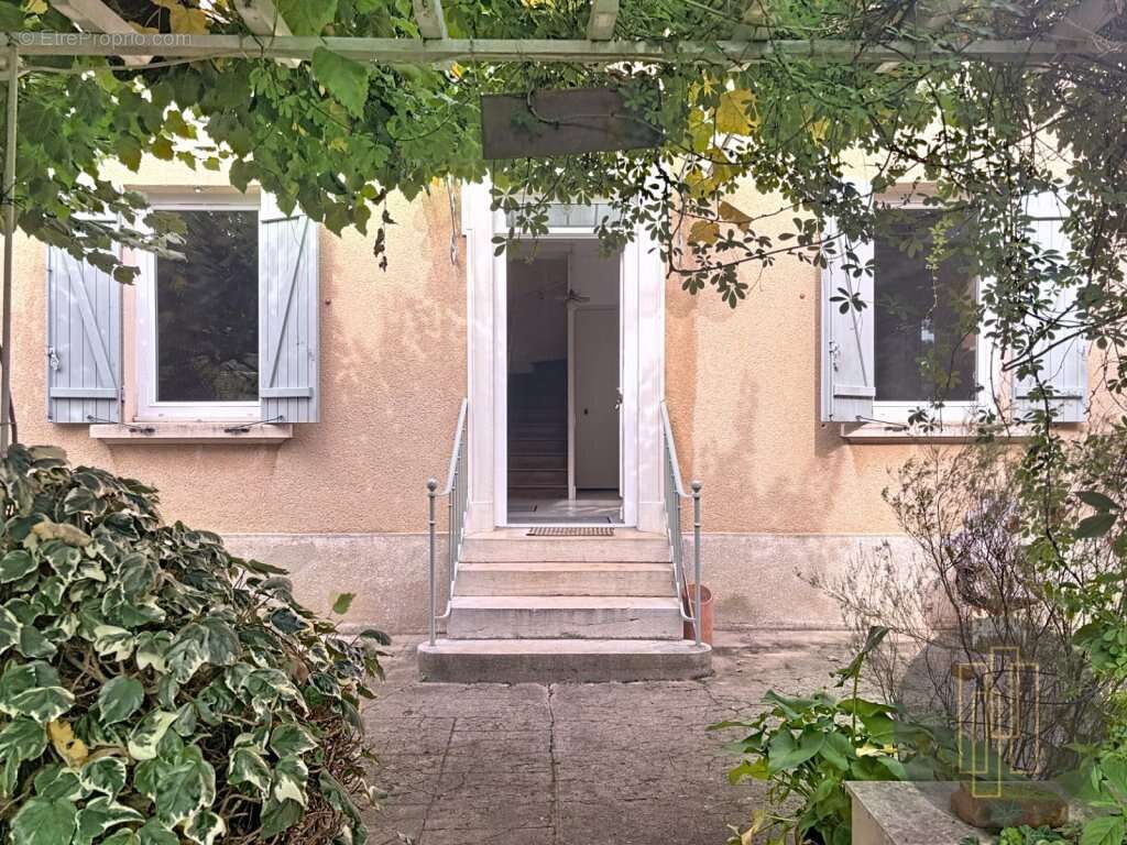 Maison à VILLEFRANCHE-SUR-SAONE