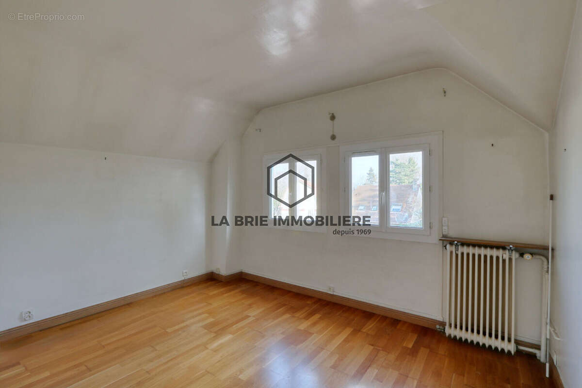 Maison à VILLECRESNES