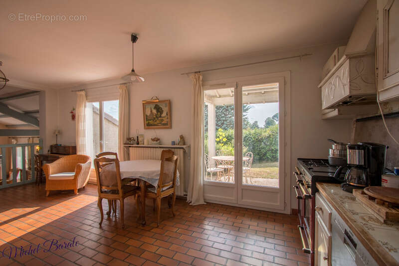Dpt Rhône (69), à vendre CHAPONNAY maison P6 de 160 m² - Terrain de 1 450,00 m² - photo 17